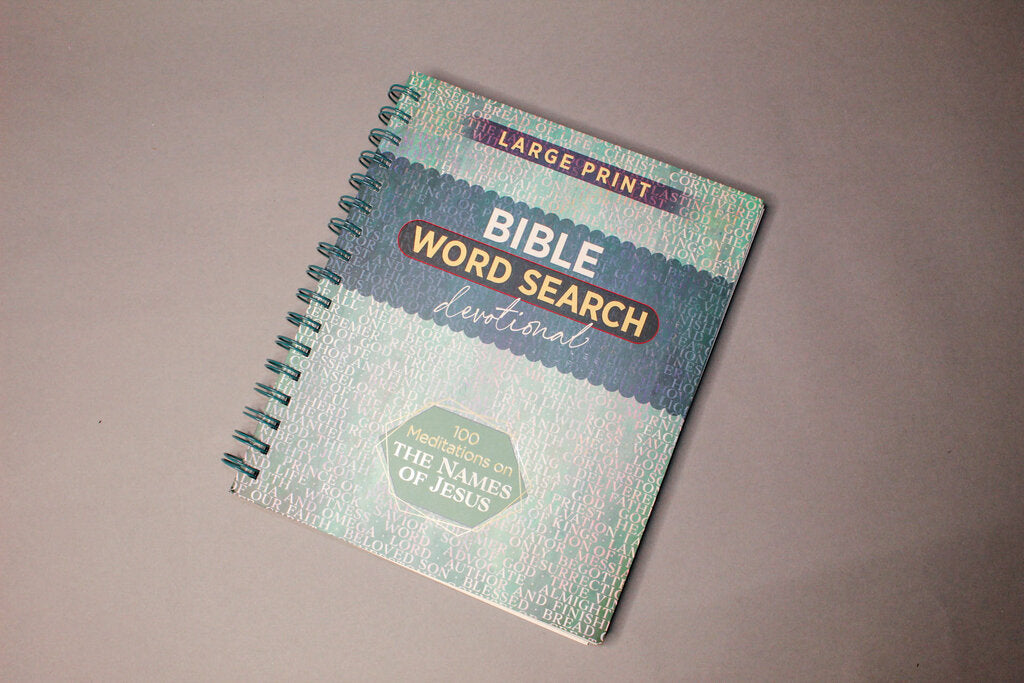 100 Meditations on the Names of Jesus(Word Search Devo)